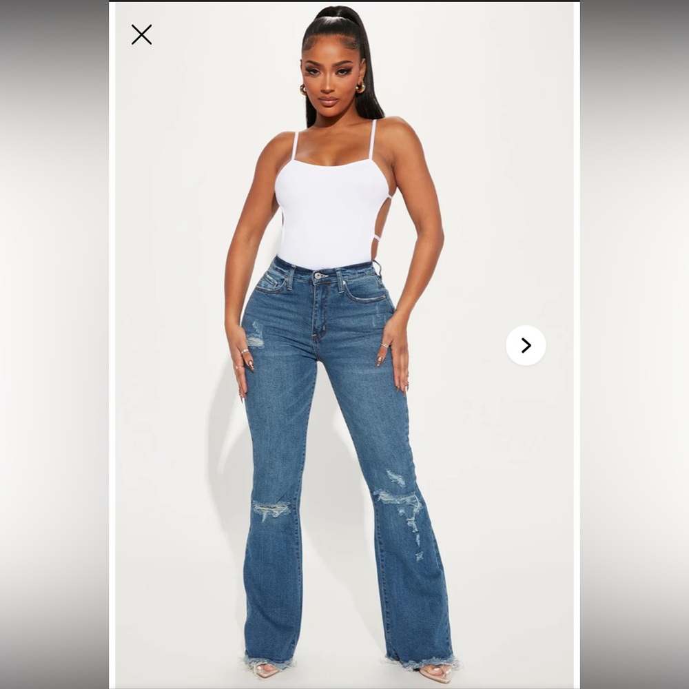 NWT Fashion Nova Women’s Distressed Dark Blue Flare Jeans Size 9